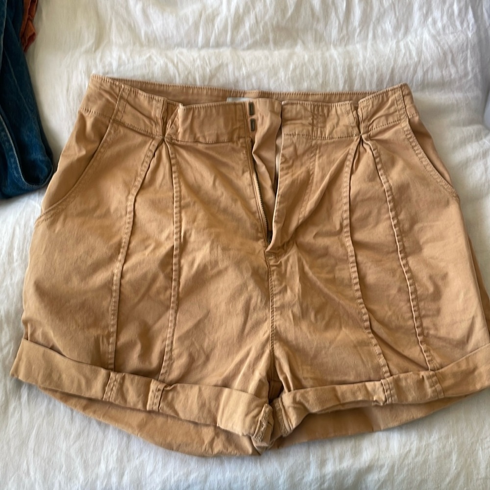 Pleated cotton shorts